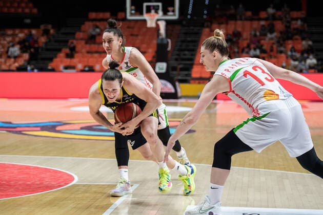 210623 Frida Eldebrink of Swedenduring the FIBA Women s Eurobasket quarter final match between Belarus and Sweden on June 23, 2021 in Valencia Photo Maxim ThorÃ BILDBYRAN kod MT MT0197 basketball basketball national team fiba women s eurobasket basketball em sverige sweden kvartsfinal dag 7 belarus vitryssland dam bbeng,  Copyright: MAXIMxTHORE BB210623MT088