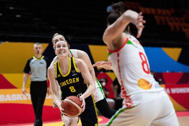 210623 Ellen Nyström of Sweden during the FIBA Women s Eurobasket quarter final match between Belarus and Sweden on June 23, 2021 in Valencia Photo Maxim ThorÃ BILDBYRAN kod MT MT0197 basketball basketball national team fiba women s eurobasket basketball em sverige sweden kvartsfinal dag 7 belarus vitryssland dam bbeng,  Copyright: MAXIMxTHORE BB210623MT109