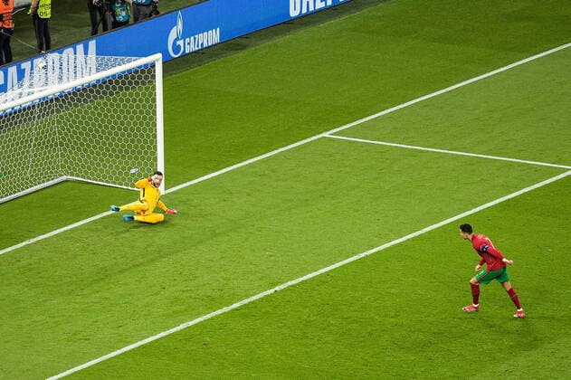 But sur penalty de Cristiano Ronaldo ( 7 - Portugal ) - Hugo Lloris ( 1 - France ) - FOOTBALL : Portugal vs France - Budapest - 23 06 2021 FedericoPestellini Panoramic 