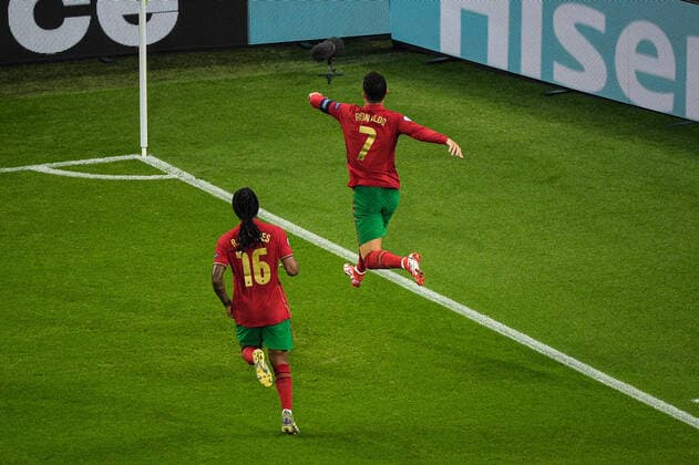 Joie des joueurs de l equipe Portugal apres le but de Cristiano Ronaldo ( 7 - Portugal ) - FOOTBALL : Portugal vs France - Budapest - 23 06 2021 FedericoPestellini Panoramic 