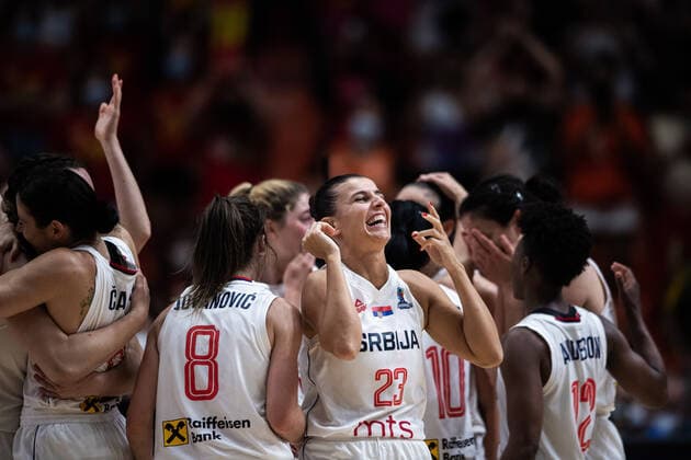 210623 Ana Dabovic of Serbia celebrates after the FIBA Women s Eurobasket quarter final match between Serbia and Spain on June 23, 2021 in Valencia Photo Maxim Thore BILDBYRAN kod MT MT0198 basket basketball national team fiba women s eurobasket basket em serbien serbia spain spanien dam bbeng jubel,  Copyright: MAXIMxTHORE BB210623MT142