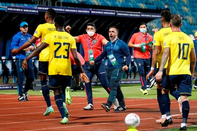 Ayrton Preciado (L-Forward) of Ecuador celebrates a goal with his teammates against Peru today during a Copa America group B match at the Olimpico stadium in Goiania, Brazil, 23 June 2021. Ecuador - Peru !ACHTUNG: NUR REDAKTIONELLE NUTZUNG!  Copyright: xAlbertoxValdesx AME7998 20210623-26d9ced91c83e0280428b8c428f81695ff7c8869