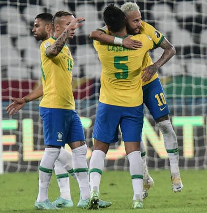 23th June 2021; Nilton Santos Stadium, Rio de Janeiro, Brazil; Copa America, Brazil versus Colombia; Casemiro of Brazil celebrates his goal with & xc9;verton and Neymar in the 100th minute 2-1  ActionPlus12299173 MarcelloxDias