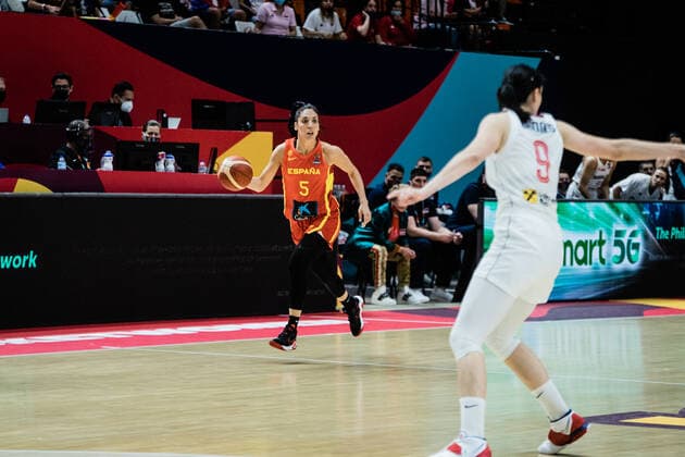 Spain v Serbia - Women s EuroBasket 2021 Cristina Ouvina of Spain in action during the Women s EuroBasket 2021 quarter-finals match played between Spain and Serbia at Fuente de Sant Luis pavilion on June 23, 2021 in Valencia, Spain. Valencia Valencia Spain reinorenon-spainvse210623_np47v  Copyright: xJonxImanolxReinox