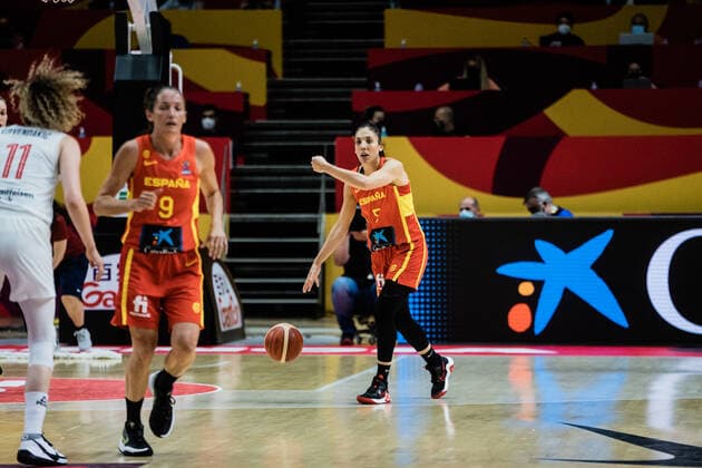 Spain v Serbia - Women s EuroBasket 2021 Laura Gil of Spain in action during the Women s EuroBasket 2021 quarter-finals match played between Spain and Serbia at Fuente de Sant Luis pavilion on June 23, 2021 in Valencia, Spain. Valencia Valencia Spain reinorenon-spainvse210623_npaoD  Copyright: xJonxImanolxReinox