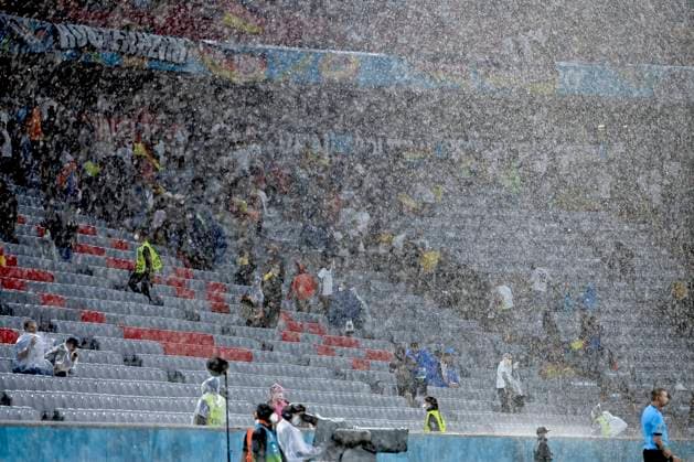 Feature, rain, thunderstorms, fans flee the stands Group Stage, Preliminary Round Group F, Match M36, Germany GER Hungary HUN 2 2, on 23 06 2021 in Munich Germany, Football Arena Alliianz Arena European Football Championship 2020 from 11 06 2021 11 07 2021