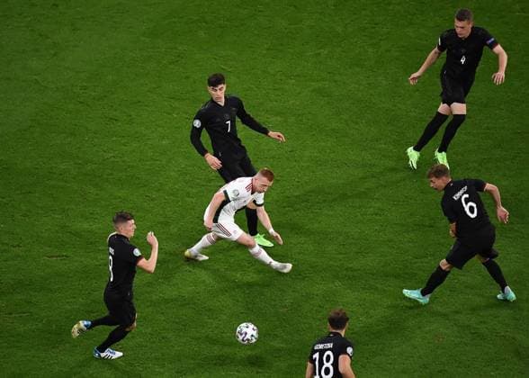 23 06 2021, xjhx, European Football Championship 2020 Group F, Germany Hungary emspor, v l Toni Kroos German Football Team DFB , Kai Havertz German Football Team DFB , Laszlo Kleinheisler Hungary , Leon Goretzka German Football Team DFB , Joshua Kimmich German Football Team DFB , Matthias Ginter German Football Team DFB Muenchen