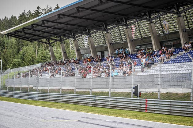 FORMULA 1 - GP of Styria 2021 SPIELBERG,AUSTRIA,24.JUN.21 - MOTORSPORTS, FORMULA 1 - Grand Prix of Styria, Red Bull Ring, preview. Image shows fans at the grandstand.  GEPAxpictures xManfredxBinder