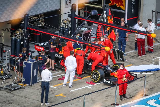 FORMULA 1 - GP of Styria 2021 SPIELBERG,AUSTRIA,24.JUN.21 - MOTORSPORTS, FORMULA 1 - Grand Prix of Styria, Red Bull Ring, preview. Image shows the medical staff at a trainings work.  GEPAxpictures xManfredxBinder