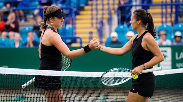 Mandatory Credit: Photo by Rob Prange Shutterstock (12167449aq) Jelena Ostapenko of Latvia & Daria Kasatkina of Russia after their quarter-final match at the 2021 Viking International WTA, Tennis Damen 500 tennis tournament Viking International Championships, Day Six, Tennis, Eastbourne, East Sussex, UK - 24 June 2021 Viking International Championships, Day Six, Tennis, Eastbourne, East Sussex, UK - 24 June 2021 Copyright: xRobxPrange Shutterstockx 12167449aq