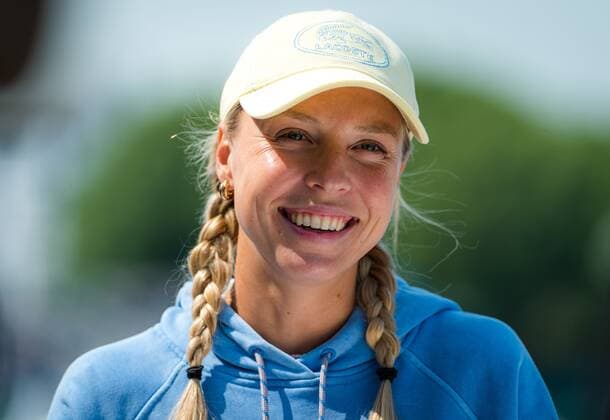 Mandatory Credit: Photo by Rob Prange Shutterstock (12167449bi) Anett Kontaveit of Estonia talks to the media after her quarter-final match at the 2021 Viking International WTA, Tennis Damen 500 tennis tournament Viking International Championships, Day Six, Tennis, Eastbourne, East Sussex, UK - 24 June 2021 Viking International Championships, Day Six, Tennis, Eastbourne, East Sussex, UK - 24 June 2021 Copyright: xRobxPrange Shutterstockx 12167449bi