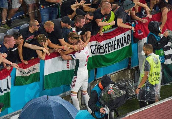 Attila Fiola, HUN 5 celebrate with fans, 0-1 goal of Adam Szalai, HUN 9 in the Group F match GERMANY - HUNGARY 2-2 at the football UEFA European Championships 2020 in Season 2020 2021 on June 23, 2021 in Munich, Germany.