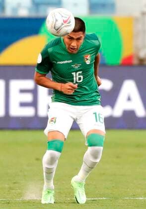 Bolivia s Erwin Saavedra controls a ball against Uruguay today, during a match for Group A of the Copa America at the Arena Pantanal stadium in Cuiaba, Brazil, 24 June 2021. Bolivia - Uruguay !ACHTUNG: NUR REDAKTIONELLE NUTZUNG!  Copyright: xRaulxMartinezx AME8259 20210624-667bc338d3a4873c2222e4caa8826b2a0dfa662d