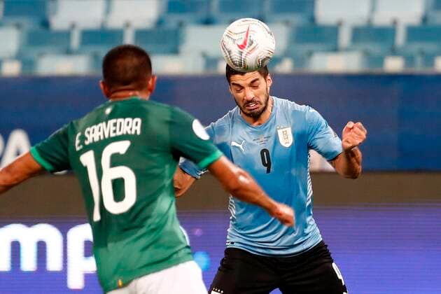 Uruguay s Luis Suarez (R) in action against Bolivia, during a match for Group A of the Copa America at the Arena Pantanal stadium in Cuiaba, Brazil, 24 June 2021. Bolivia - Uruguay !ACHTUNG: NUR REDAKTIONELLE NUTZUNG!  Copyright: xSebastiaoxMoreirax AMDEP5350 20210624-86fd31cabbd83521354da7b11a000b71e9764a3c