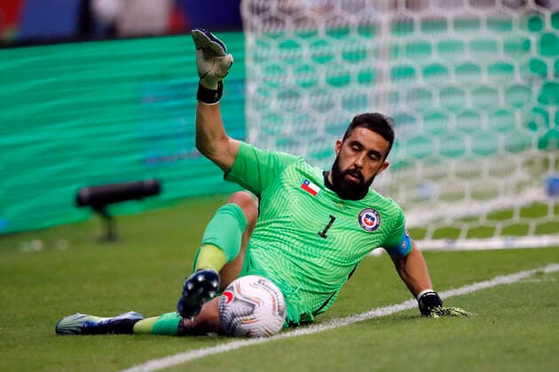 Chile x Paraguay BRASÍLIA, DF - 24.06.2021: CHILE X PARAGUAY - Match between , Chile x Paraguay match valid for the fourth round Copa America Brazil 2021, held at the Estádio Nacional de Brasília Mané Garricha, on Thursday (24). In the photo, Goalkeeper Bravo Munoz Chile (Photo: Francisco Stuckert Fotoarena) x2084032x  FranciscoxStuckert