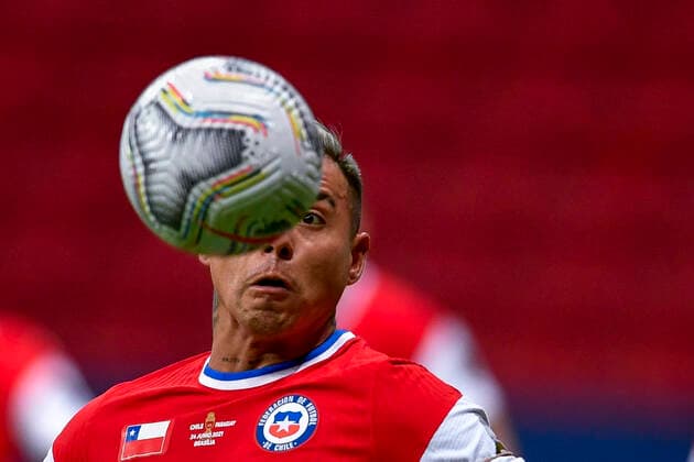 Futbol, Chile vs Paraguay. Copa America Brasil 2021. El jugador de Chile Eduardo Vargas es fotografiado antes del partido por el grupo A de Copa America disputado en el estadio Nacional Mane Garrincha, en Brasilia, Brasil. 24 06 2021 Mateus Bonomi AGIF Photosport Football, Chile vs Paraguay. Brazil Copa America Championship 2021. Chile s player Eduardo Vargas ,is pictured before the match of Copa America Championship at Nacional Mane Garrincha stadium in Brasilia, Brazil. 24 06 2021 Mateus Bonomi AGIF Photosport Chile vs Paraguay, Copa America 2021
