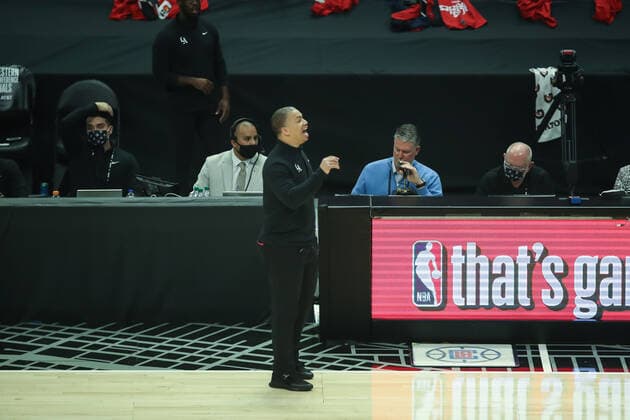 LOS ANGELES, CA - JUNE 24: LA Clippers coach Tyronn Lue during the Phoenix Suns game versus the Los Angeles Clippers game 3 NBA, Basketball Herren, USA Western Conference Finals game on June 24, 2021, at Staples Center in Los Angeles, CA. (Photo by Jevone Moore Icon Sportswire) NBA: JUN 24 Western Conference Final - Suns at Clippers Icon210624022