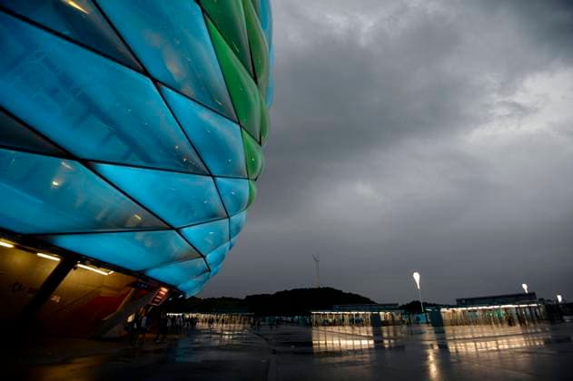 23 06 2021, Football, European Championship 2020, Group match Group F, Germany Hungary, in the football arena Munich The outside facade shines in green blue, in the Munich sky a bad thunderstorm comes up