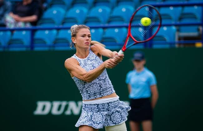 Mandatory Credit: Photo by Rob Prange Shutterstock (12168975q) Camila Giorgi of Italy in action during her semi-final match at the 2021 Viking International WTA, Tennis Damen 500 tennis tournament Viking International Championships, Day Seven, Tennis, Eastbourne, East Sussex, UK - 25 June 2021 Viking International Championships, Day Seven, Tennis, Eastbourne, East Sussex, UK - 25 June 2021 Copyright: xRobxPrange Shutterstockx 12168975q