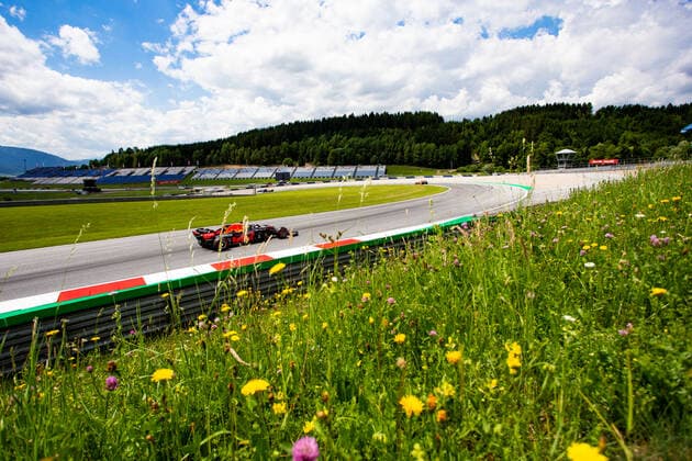 33 VERSTAPPEN Max (nld), Red Bull Racing Honda RB16B, action during the Formula 1 Grosser Preis Der Steiermark 2021, 2021 Styrian Grand Prix, 8th round of the 2021 FIA Formula One World Championship, WM, Weltmeisterschaft from June 25 to 27, 2021 on the Red Bull Ring, in Spielberg, Austria - FORMULE 1 : Grand prix de Styrie - Essais - Spielberg - 25 06 2021 DPPI Panoramic 