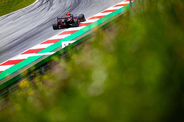 33 VERSTAPPEN Max (nld), Red Bull Racing Honda RB16B, action during the Formula 1 Grosser Preis Der Steiermark 2021, 2021 Styrian Grand Prix, 8th round of the 2021 FIA Formula One World Championship, WM, Weltmeisterschaft from June 25 to 27, 2021 on the Red Bull Ring, in Spielberg, Austria - FORMULE 1 : Grand prix de Styrie - Essais - Spielberg - 25 06 2021 DPPI Panoramic 