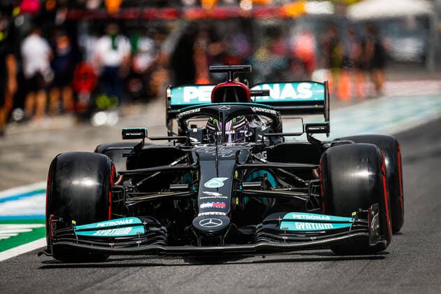 HAMILTON Lewis (gbr), Mercedes AMG F1 GP W12 E Performance, action during the Formula 1 Grosser Preis Der Steiermark 2021, 2021 Styrian Grand Prix, 8th round of the 2021 FIA Formula One World Championship, WM, Weltmeisterschaft from June 25 to 27, 2021 on the Red Bull Ring, in Spielberg, Austria - FORMULE 1 : Grand prix de Styrie - Essais - Spielberg - 25 06 2021 DPPI Panoramic 