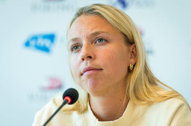 June 25, 2021, EASTBOURNE, GREAT BRITAIN: Anett Kontaveit of Estonia talks to the media after reaching the final of the 2021 Viking International WTA, Tennis Damen 500 tennis tournament against Camila Giorgi of Italy EASTBOURNE GREAT BRITAIN - ZUMAa181 20210625_zaa_a181_048 Copyright: xRobxPrangex