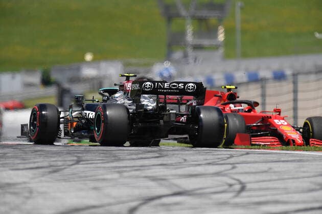 Formula 1 BWT Grand Prix of Styria 2021 25 06 2021, Red Bull Ring , Spielberg, Formula 1 BWT Grand Prix of Styria 2021 , in the picture spin of Carlos Sainz Jr ESP 55 , Scuderia Ferrari Mission Winnow, Valtteri Bottas FIN 77 , Mercedes AMG Petronas Formula One Team nordphotoxGmbHx xBratic nph00250