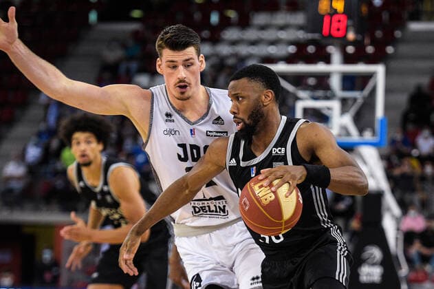 Alexsandre Chassang ( 22 - Dijon ) - COLE Norris ( 30 - Lyon ) - BASKET : Dijon vs Lyon - Final 4 - Rouen - 26 06 2021 FedericoPestellini Panoramic 