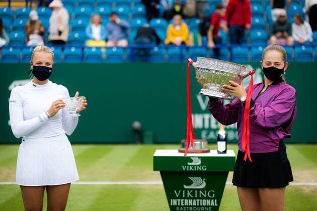 Mandatory Credit: Photo by Rob Prange Shutterstock (12168976ak) Anett Kontaveit of Estonia & Jelena Ostapenko of Latvia during the trophy ceremony after the final of the 2021 Viking International WTA, Tennis Damen 500 tennis tournament Viking International Championships, Day Eight, Tennis, Eastbourne, East Sussex, UK - 26 June 2021 Viking International Championships, Day Eight, Tennis, Eastbourne, East Sussex, UK - 26 June 2021 Copyright: xRobxPrange Shutterstockx 12168976ak