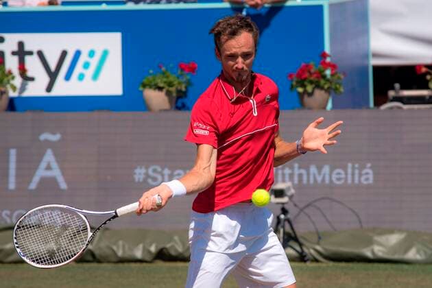 Russian tennis player Daniil Medvedev in action against Sam Querrey of US during their Mallorca Championship ATP, Tennis Herren final tennis match held in Santa Ponca, Majorca, Spain, 26 June 2021. Mallorca Championschip ATP !ACHTUNG: NUR REDAKTIONELLE NUTZUNG!  Copyright: xAtienzax GRAF8701 20210626-4b34b7d5421c0dbc8673fd81d392f8bb0befdde4