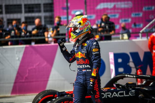 VERSTAPPEN Max (ned), Red Bull Racing Honda RB16B, portrait, celebrating his pole position during the Formula 1 Grosser Preis Der Steiermark 2021, 2021 Styrian Grand Prix, 8th round of the 2021 FIA Formula One World Championship, WM, Weltmeisterschaft from June 25 to 27, 2021 on the Red Bull Ring, in Spielberg, Austria FORMULE 1 : Grand prix de Styrie - Essais - Spielberg - 26 06 2021 DPPI Panoramic