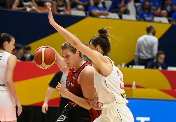 VALENCIA, SPAIN - JUNE 26: Kyara Linskens of Belgium pictured during FIBA Women s Eurobasket match between Belgium and Serbia semi finals on june 26, 2021 in Valencia ,Spain 26 06 2021 BASKET BALL FEMININ : Belgique vs Serbie - FIBA Women s Eurobasket - 1 2 - Valence - 26 06 2021 PhotoNews Panoramic 