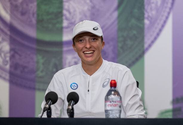 Mandatory Credit: Photo by AELTC Shutterstock (12171009an) Iga Swiatek (POL) attends a press conference, PK, Pressekonferenz in the Main Interview Room ahead of The Championships 2021 Wimbledon Tennis Championships, Preparations, The All England Lawn Tennis and Croquet Club, London, UK - 26 Jun 2021 Editorial Use Only Wimbledon Tennis Championships, Preparations, The All England Lawn Tennis and Croquet Club, London, UK - 26 Jun 2021 Editorial Use Only Copyright: xAELTC Shutterstockx 12171009an