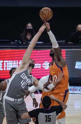 June 26, 2021, Los Angeles, California, USA: Deandre Ayton 22 of the Phoenix Suns battles Ivica Zubac 40 of the Los Angeles Clippers for the jump ball to start Game 4 of the 2021 Western Conference finals NBA, Basketball Herren, USA playoff game on Saturday June 26, 2021 at the Staples Center in Los Angeles, California. Clippers lose to Suns 80 - 84. JAVIER ROJASPI Los Angeles USA - ZUMAp124 20210626_zaa_p124_001 Copyright: xx