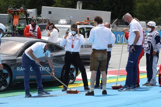 Formula 1 - GP of Styria 2021 SPIELBERG,AUSTRIA,27.JUN.21 - MOTORSPORTS, FORMULA 1 - Grand Prix of Styria, Red Bull Ring. Image shows workers and race control.  GEPAxpictures xManfredxBinder