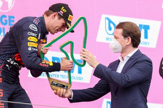 Formula 1 - GP of Styria 2021 SPIELBERG,AUSTRIA,27.JUN.21 - MOTORSPORTS, FORMULA 1 - Grand Prix of Styria, Red Bull Ring. Image shows Max Verstappen (NED Red Bull Racing) and chancellor Sebastian Kurz (Austria). Keywords: trophy.  GEPAxpictures xChristianxWalgram