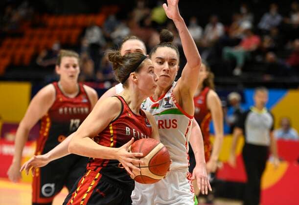 VALENCIA, SPAIN - JUNE 27: tartina Likhtarovich of Belarus and Antonia Delaere of Belgium pictured during FIBA Women s Eurobasket match between Belgium and Belarus on june 27, 2021 in Valencia ,Spain 27 06 2021 BASKET BALL FEMININ : Belgique vs Bielorussie - FIBA Women s Eurobasket - Petite finale - Valence - 27 06 2021 PhotoNews Panoramic 