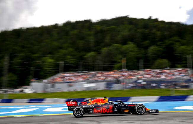 33 VERSTAPPEN Max (nld), Red Bull Racing Honda RB16B, action during the Formula 1 Grosser Preis Der Steiermark 2021, 2021 Styrian Grand Prix, 8th round of the 2021 FIA Formula One World Championship, WM, Weltmeisterschaft from June 25 to 27, 2021 on the Red Bull Ring, in Spielberg, Austria - FORMULE 1 : Grand prix de Styrie - Course - Spielberg - 27 06 2021 DPPI Panoramic 