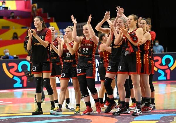 VALENCIA, SPAIN - JUNE 27: Belgian team finished as bronze medallist and celebrates the victory pictured during FIBA Women s Eurobasket match between Belgium and Belarus on june 27, 2021 in Valencia ,Spain 27 06 2021 BASKET BALL FEMININ : Belgique vs Bielorussie - FIBA Women s Eurobasket - Petite finale - Valence - 27 06 2021 PhotoNews Panoramic 