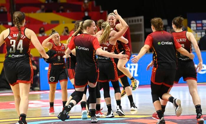 VALENCIA, SPAIN - JUNE 27: Belgian team finished as bronze medallist and Philip Mestdagh of Belgium and bt2q celebrates the victory pictured during FIBA Women s Eurobasket match between Belgium and Belarus on june 27, 2021 in Valencia ,Spain 27 06 2021 BASKET BALL FEMININ : Belgique vs Bielorussie - FIBA Women s Eurobasket - Petite finale - Valence - 27 06 2021 PhotoNews Panoramic 