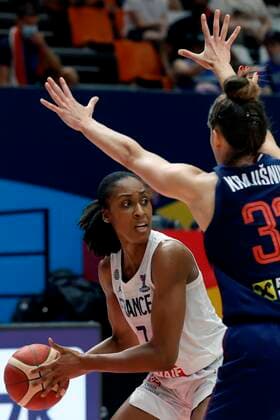 France s Sandrine Guda (L) in action against Serbia s Tina Krajisnik (R) during the Eurobasket 2021 women s final basketball match between France and Serbia held at Fuente San Luis arena in Valencia, eastern Spain, 27 June 2021. France vs Serbia !ACHTUNG: NUR REDAKTIONELLE NUTZUNG!  Copyright: xKaixForsterlingx GRAFCVA6666 20210627-3ac893cc292599e96e08aba5c0ae08f4b231282f