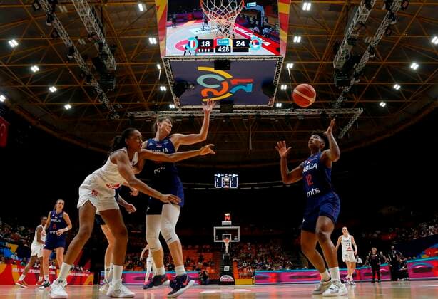 France s Endene Miyem (L) in action against Serbia s Sonja Vasic (C) and Jelena Brooks (R) during the Eurobasket 2021 women s final basketball match between France and Serbia held at Fuente San Luis arena in Valencia, eastern Spain, 27 June 2021. France vs Serbia !ACHTUNG: NUR REDAKTIONELLE NUTZUNG!  Copyright: xMiguelxAngelxPolox GRAFCVA6662 20210627-af2dd62922eac0a4442d2a0133846bde90c62f6e