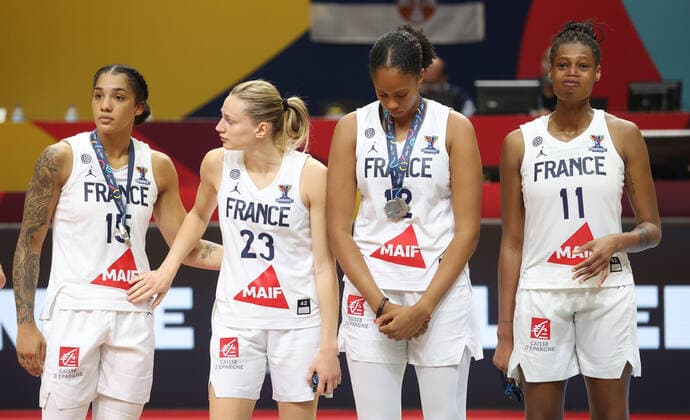 France players look dejected after the final between France and Serbia, in Valencia, Spain, Sunday 27 June 2021. The FIBA Women s EuroBasket 2021 European Basketball championships take place from 17 to 27 June. VIRGINIExLEFOUR  x3021352x