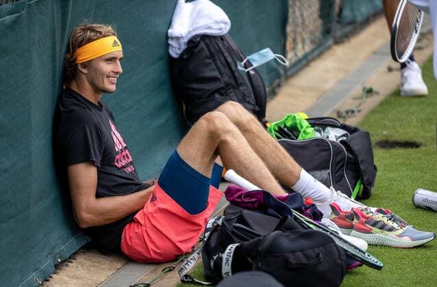 Mandatory Credit: Photo by AELTC Shutterstock (12172322q) Alexander Zverev (GER) takes a break during a practice session on the Aorangi Practice Courts ahead of The Championships 2021 Wimbledon Tennis Championships, Preparations, The All England Lawn Tennis and Croquet Club, London, UK - 27 Jun 2021 Editorial Use Only Wimbledon Tennis Championships, Preparations, The All England Lawn Tennis and Croquet Club, London, UK - 27 Jun 2021 Editorial Use Only  Copyright: xAELTC Shutterstockx 12172322q
