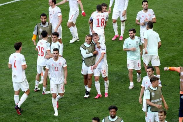 PXL_Croatia v Spain - UEFA EURO, EM, Europameisterschaft,Fussball 2020: Round of 16 COPENHAGEN, DENMARK - JUNE 28: The Spanish national team, Nationalteam celebrates the victory during the UEFA Euro 2020 Championship Round of 16 match between Croatia and Spain at Parken Stadium on June 28, 2021 in Copenhagen, Denmark. LukaxStanzl PIXSELL