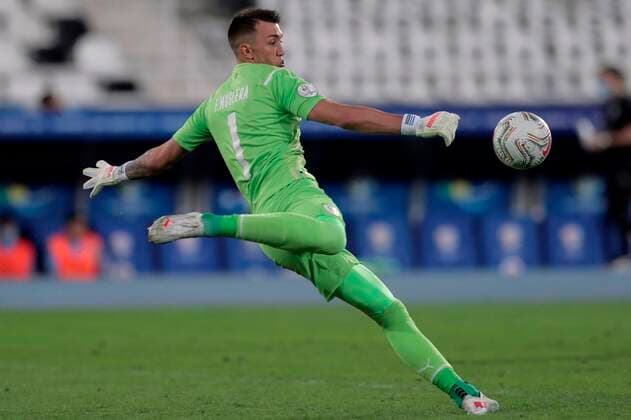 Uruguay s goalkeeper Fernando Muslera in action against Paraguay, during a match for Group A of the Copa America at the Nilton Santos Olympic Stadium in Rio de Janeiro, Brazil, 28 June 2021. Uruguay - Paraguay !ACHTUNG: NUR REDAKTIONELLE NUTZUNG!  Copyright: xAndrexCoelhox AMDEP5754 20210629-7e055a0b75a219d0e51998bc64d252a4e2d94e1e