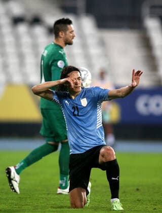RIO DE JANEIRO, BRAZIL - JUNE 28: Edinson Cavani of Uruguay celebrates after scores his penalty goal ,during the match between Uruguay and Paraguay as part of Conmebol Copa America Brazil 2021 at Estadio Olimpico Nilton Santos on June 28, 2021 in Rio de Janeiro, Brazil. SPO, SOC, ICH 