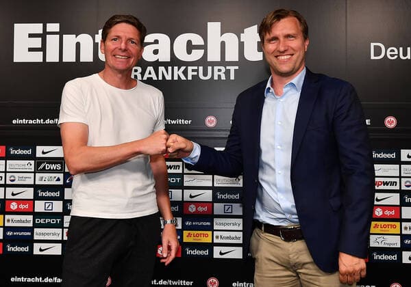 Sport Bilder des Tages 29.06.2021, xjhx, Fussball 1.Bundesliga, Eintracht Frankfurt Pressekonferenz - Vorstellung des neuen Cheftrainers Oliver Glasner emspor, v.l. Trainer Oliver Glasner (Eintracht Frankfurt), Vorstand Markus Kroesche Krösche (Mitglied des Vorstandes Eintracht Frankfurt Fussball AG) (DFL DFB REGULATIONS PROHIBIT ANY USE OF PHOTOGRAPHS as IMAGE SEQUENCES and or QUASI-VIDEO) Frankfurt am Main *** 29 06 2021, xjhx, Football 1 Bundesliga, Eintracht Frankfurt Press Conference Presentation of the new head coach Oliver Glasner emspor, f l Coach Oliver Glasner Eintracht Frankfurt , Sport Board Markus Kroesche Krösche Member of the Board Eintracht Frankfurt Fussball AG DFL DFB REGULATIONS PROHIBIT ANY USE OF PHOTOGRAPHS as IMAGE SEQUENCES and or QUASI VIDEO Frankfurt am Main