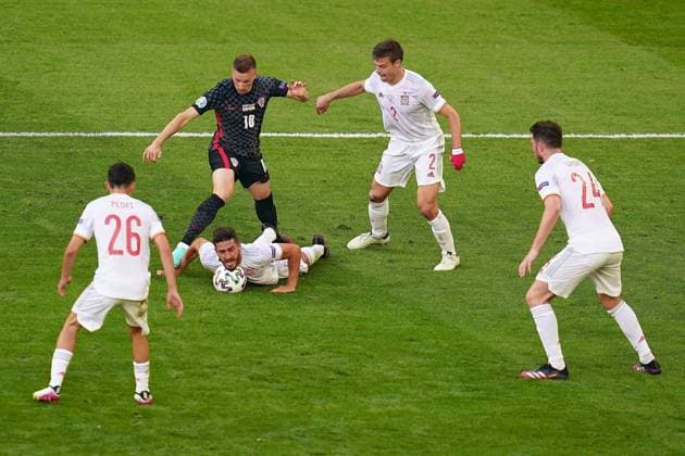 Mandatory Credit: Photo by Bagu Blanco Pressinphoto Shutterstock (12183542dx) Koke Resurreccion of Spain and Mislav Orsic of Croatia Croatia v Spain Euro 2020 match, round of 16. Football, Parken Stadion, Copenhagen, Denmark - 28 Jun 2021 EDITORIAL USE ONLY No use with unauthorised audio, video, data, fixture lists (outside the EU), club league logos or live services. Online in-match use limited to 45 images (+15 in extra time). No use to emulate moving images. No use in betting, games or single club league player publications services. Croatia v Spain Euro 2020 match, round of 16. Football, Parken Stadion, Copenhagen, Denmark - 28 Jun 2021 EDITORIAL USE ONLY No use with unauthorised audio, video, data, fixture lists (outside the EU), club league logos or live services. Online in-match use limited to 45 images (+15 in extra time). No use to emulate moving images. No use in betting, games or  Copyright: xBaguxBlanco Pressinphoto Shutterstockx 12183542dx